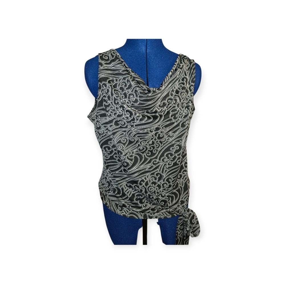 Elegant Black and White Women's Sleeveless Blouse Vintage Fashion Bug